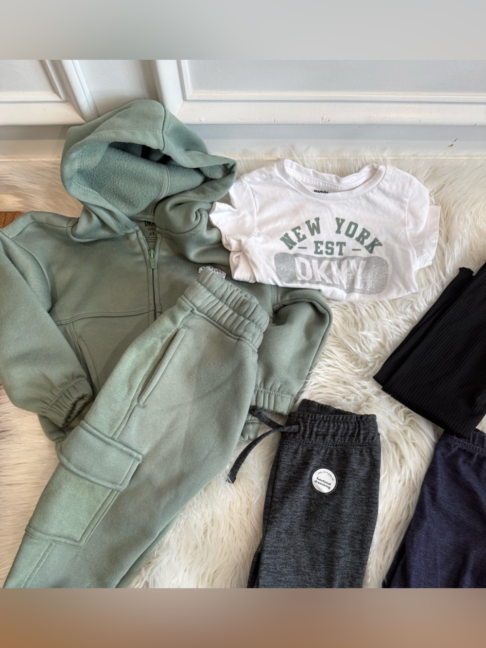2T girl clothing bundle - Picture 3 of 5